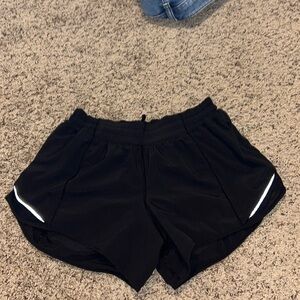 Lululemon black 2.5” hotty hot shorts